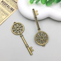 10pcs/Lot Retro Antique Bronze Heart Engraved Vintage Key Pendant-DIY Jewelry Charms for Necklace&Keychain Craft Making Supplies