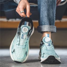 Summer Breathable Casual Sports Shoes for Men, New Fashionable and Versatile Breathable Mesh Rotating Buckle Running Shoes Suitable for Outdoor Sports and Daily Wear