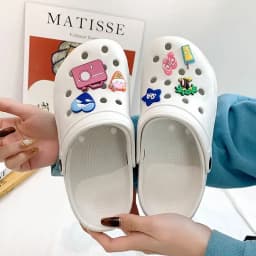 2025 New Summer Women Waterproof Slippers Summer Outdoor Women Slides Soft Sole Garden Shoes Indoor Classic Nursing Clogs Sandal