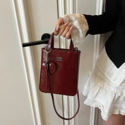 Fashion Pu Leather Shoulder Bag Chic Versatile Small Square Bag with Love Keychain Pendant High Quality Crossbody Bags for Women