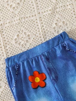 Children's Floral Decoration Set Fresh Fun Style Long Sleeve Top with 3D Flower Bell Bottom Pants And Hole Sticker Design