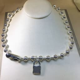 2025 new niche design gold and silver bead chain lock retro style and sexy necklace