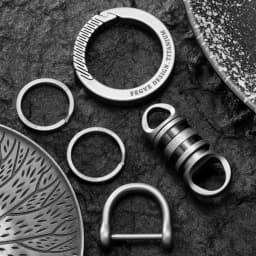 Luxury Titanium Key Chain Magnetic Spin Rotary for Car Key Ring Connector Anti-off Holder Men EDC Quickdraw Buckle Male Gadgets