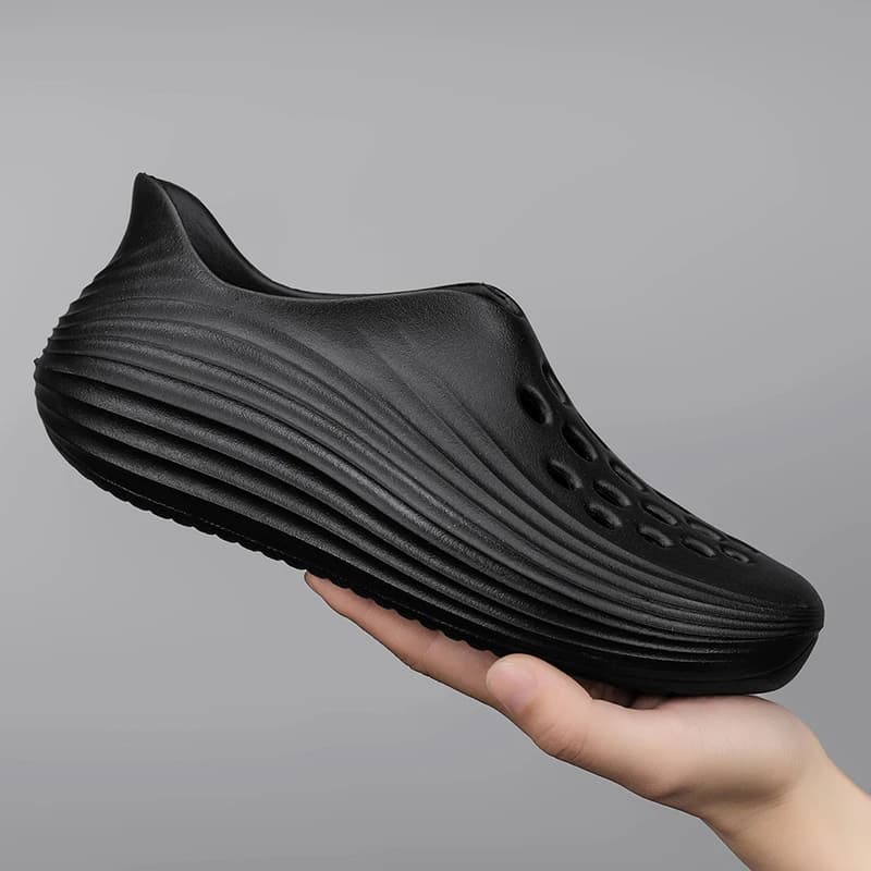 Fashion Lightweight Men's Sandals Summer EVA Man Beach Shoes Breathable Soft Men Water Shoes Comfortable Casual Walking Sneakers