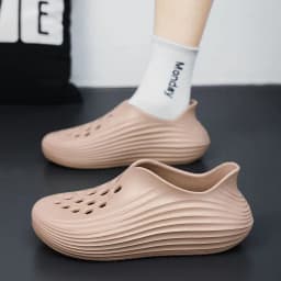 Fashion Lightweight Men's Sandals Summer EVA Man Beach Shoes Breathable Soft Men Water Shoes Comfortable Casual Walking Sneakers