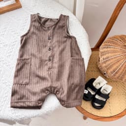 Summer Korean-style striped sleeveless jumpsuit for baby boys and girls, baby crew neck pocket jumpsuit, suitable for going out