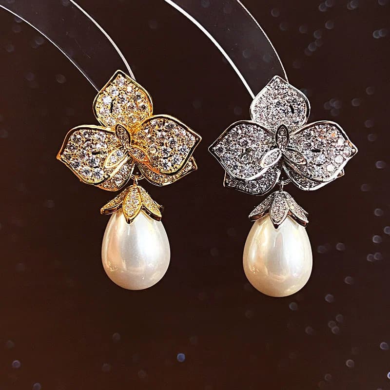 Fashionable and Elegant Three-Dimensional Flower Droplet Shaped Pearl Earrings