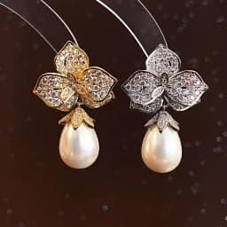 Fashionable and Elegant Three-Dimensional Flower Droplet Shaped Pearl Earrings