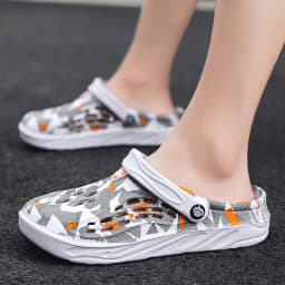 Light Men's Clogs Slippers Comfortable Summer Men Outdoor Wading Sandals Soft Beach Antiskid Sports Slippers Plus Size47 48 49