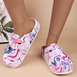 Women‘s Garden Clogs Waterproof Lightweight EVA Nurse Shoes Slip-On Cozy Women House Slippers for All-Day Wear Outdoor Use