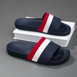 2025 Fashion men's and women's slippers Summer flat sandals Light family bathroom slippers couple indoor non-slip shower shoes