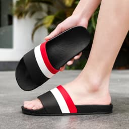2025 Fashion men's and women's slippers Summer flat sandals Light family bathroom slippers couple indoor non-slip shower shoes