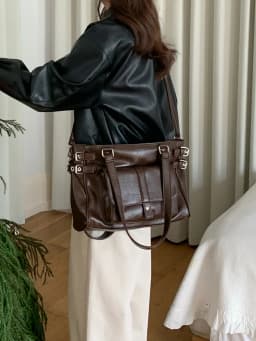 Rivet Women's Totes Large Capacity High Quality PU Leather Ladies Shoulder Messenger Bags Femme Commuting Ladies Big Handbag
