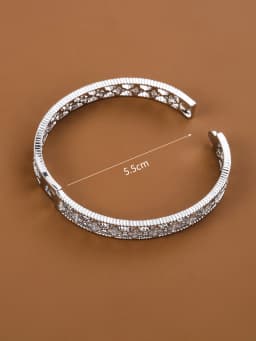 Simple Small-Flower-Shaped Design Synthetic Zirconia Women's Bracelet For Daily Party Jewelry Accessory