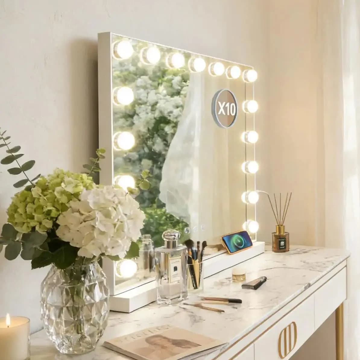 Large Hollywood Vanity Lighted Makeup Mirror with 17 Dimmable Led Bulbs & USB Charging Port