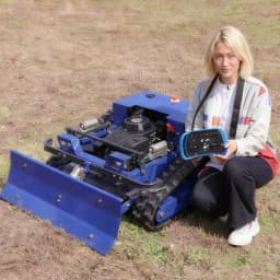 Remote-controlled lawnmower robot – a multi-functional intelligent device that integrates weeding, snow removal, and intelligent winter weeding functions. Free delivery to your door. Equipped with an industrial remote control for unparalleled flexibility.