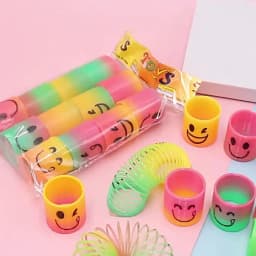 24PCS Rainbow Magic Springs Circle Toys Kids Birthday Party Favors Guests Giveaway Small Gifts Pinata Fillers Flexible Funny Toy