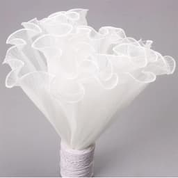 White Floral Packaging for Bouquets Including Decorative Mesh Wrapping Paper, Pearl-Edged Wrapping Paper, Wrinkled Wave Mesh