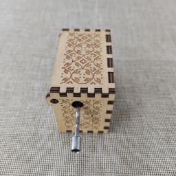 1pc Birthday Music Box Wooden Antique Carved Hand Cranked Classic Theme Music for Christmas Gifts Family Decoration