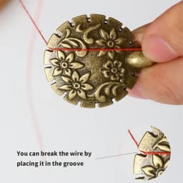Vintage Style Thread Cutter - Metal Sewing DIY Tool with Antique Design for Quilting, Embroidery, Thread Trimming & Removal