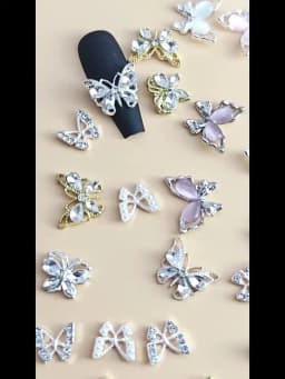 20pcs 3D Exquisite Hollow Butterfly Rhinestones Nail Charms Luxury Gold/Silver Diamond Wings Jewelry Nail Decoration Accessories