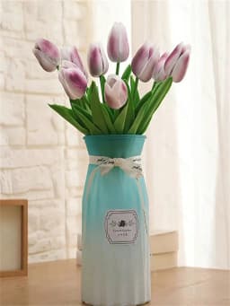 A Set of 6 Artificial Tulips, Suitable for Home Decoration and Tabletop Floral Decoration on Anniversaries (Vase Not Included)