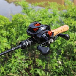 Baitcasting Reel 6.3:1 8KG Max Drag Fishing Reel for Bass in Ocean Environment Casting Reel Spinning Reel Fishing Accessories