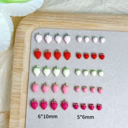30PCS Simulated Cute Strawberry Nail Art Charms Creative Colorful Strawberry Resin Nail Decorations for DIY Hairpin Nails Crafts