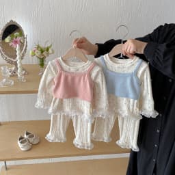 The 2025 Autumn New Infant and Toddler Set, a Three-Piece Outerwear, Undershirt, Underpants and Vest for Girls Going Out