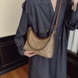 Elegant Women Luxury Leather Fashion Shoulder Bag High End Designer Tote Handbag For Stylish Urban Daily Commuter Lifestyle