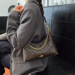 Elegant Women Luxury Leather Fashion Shoulder Bag High End Designer Tote Handbag For Stylish Urban Daily Commuter Lifestyle
