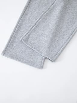 Girls' casual wide-leg trousers (2-pack, available in grey or navy); features an elastic waistband, white "68" print along the s