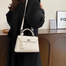 Large Capacity Designer Paris Minimalist Crossbody Bag For Women Luxury Brand Classic Diaper Bag Elegant Leather