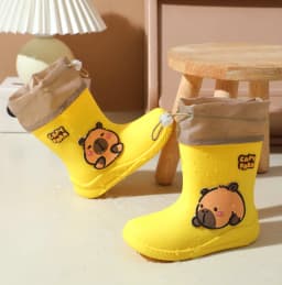One Pair of Toddler Mid-Calf Rain Boots for Boy and Girl Comfortable Soft Sole Capybara Rubber Water Shoes Elastic Band