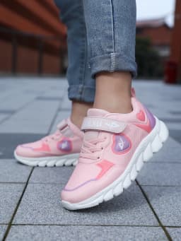 Breathable mesh outdoor running shoes for fashionable girls, suitable for daily wear and commuting