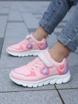 Breathable mesh outdoor running shoes for fashionable girls, suitable for daily wear and commuting