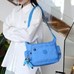 Unique Commuter Diaper Bag Ladies Messenger Bag Solid Color Leather Designer Paris Fashion Popular Classic