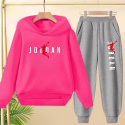 The Children's Sweatshirt L Basketball Set Is Suitable for Boys and Girls Aged 3 to 12featuring a Pullovers,hoodies and Trousers