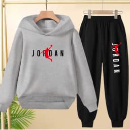 The Children's Sweatshirt L Basketball Set Is Suitable for Boys and Girls Aged 3 to 12featuring a Pullovers,hoodies and Trousers