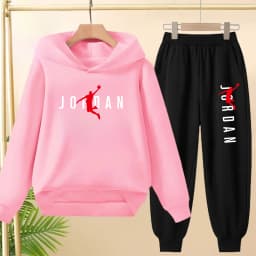 The Children's Sweatshirt L Basketball Set Is Suitable for Boys and Girls Aged 3 to 12featuring a Pullovers,hoodies and Trousers