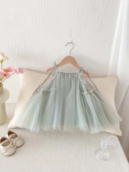Girls ins strap dress, summer new Korean girls sweet princess dress mesh strap dress, suitable for going out