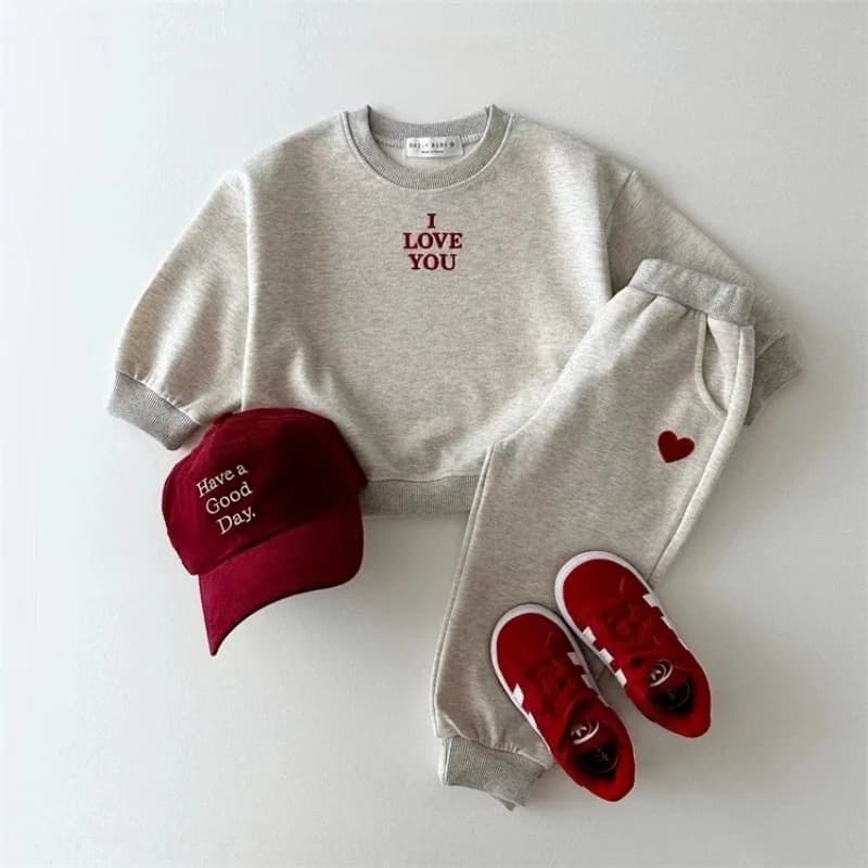 TZ2489 Korean Style Spring Autumn Children's Clothing Set with Letter Heart Design Comfortable Sweatshirt And Sweatpants