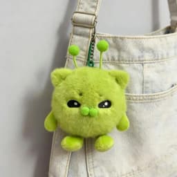 Cute Green Alien Cat Keychain Kawaii Soft Bag Charm Pendant Funny Plushie Toy Stress Relief Ornament Gift