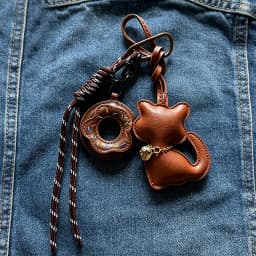 Stylish PU Leather Cat Pendant Keychain Bag Charm Hanging -Fashionable & Fun Accessory for Bags