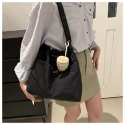 Fashion Travel Casual Nylon Tote Bag Drawstring Shoulder Bag Large Capacity Waterproof Crossbody Bucket Bag Women