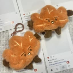 Cute Tongtong Plush Keychain Bag Charm Maple Leaf Interesting Doll Bag Accessory for Backpack Hanging Decoration