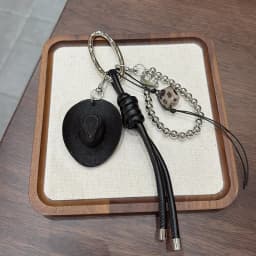 Lucky Cowboy Hat Keychain Pendant Handmade Braided Rope Faux Leather Charm Good Fortune Blessing Decor For Car Keys Bag Purse