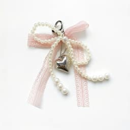 Lace Pearl Bow Keychain, Ladies Pearl Bow, Bag Pendant Keychain, Backpack Charm Keychain, Heart-Shaped Bag Pendant, Bead Keychain, Bow Pendant, Keychain Additions for Gifts, Wallets, Bags, Backpacks, Satchels