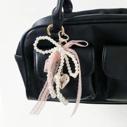 Lace Pearl Bow Keychain, Ladies Pearl Bow, Bag Pendant Keychain, Backpack Charm Keychain, Heart-Shaped Bag Pendant, Bead Keychain, Bow Pendant, Keychain Additions for Gifts, Wallets, Bags, Backpacks, Satchels