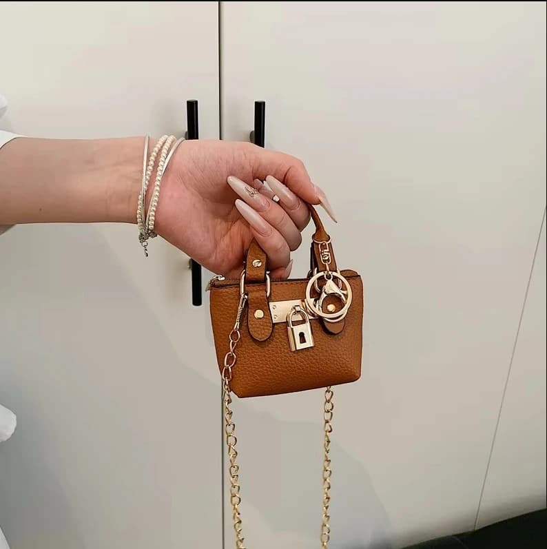 2026 Girls Hand-held Small Square Bag 2025 Summer New Classic Children Carrying One-shoulder Messenger Bag. Wallet Keychain